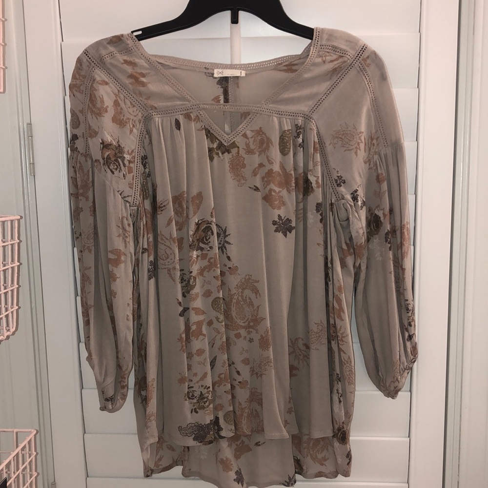 Flowy light gray top